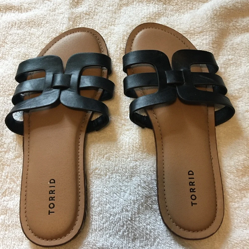 Torrid Black Interlocking Strap Slide Sandals Torrid black loafers.
